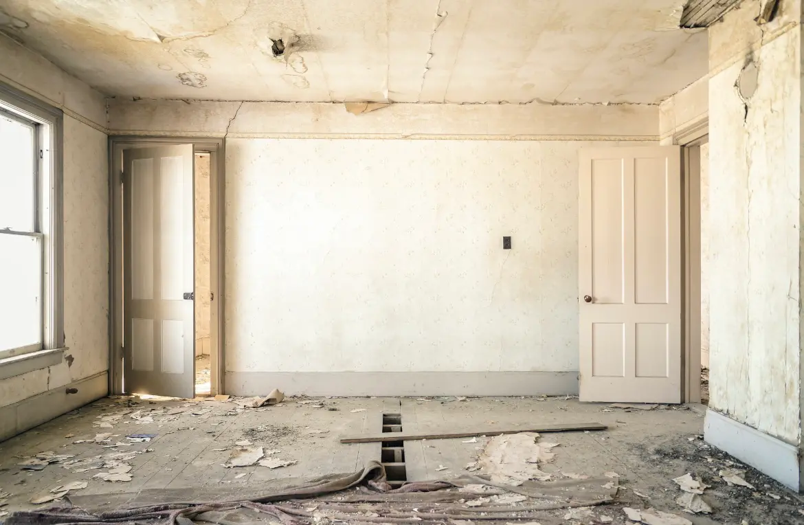 Waste disposal crew managing a cleanout project in Hapeville